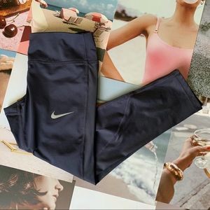Nike Crop Leggings